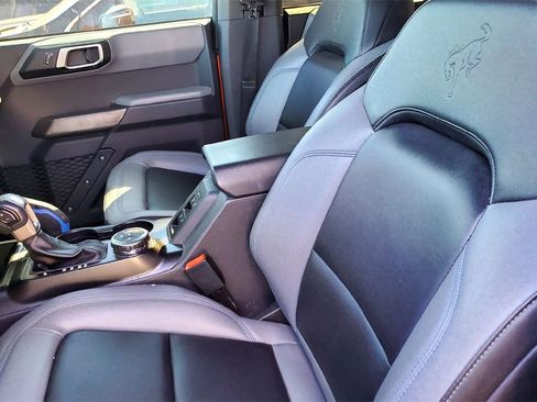 Used 2022 Ford Bronco Black Diamond image 10