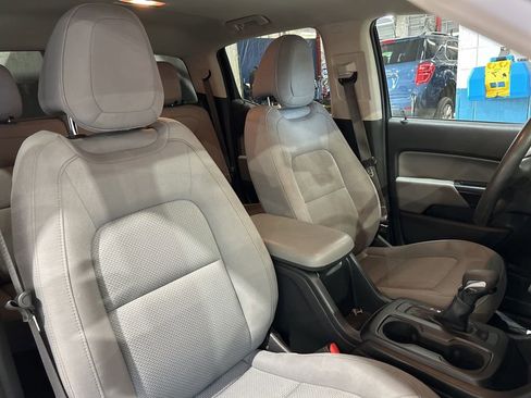 Used 2022 Chevrolet Colorado W/T AWD/4WD image 30