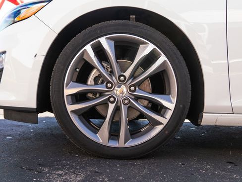 Used 2024 Chevrolet Malibu LT image 11