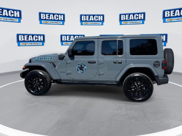 Used 2025 Jeep Wrangler Unlimited Sahara w/ Safety Group AWD/4WD image 5