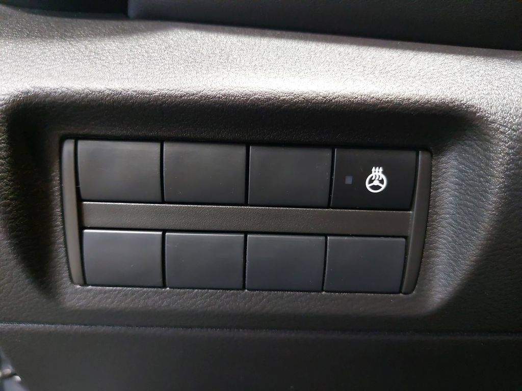 Certified 2023 Nissan Kicks SR w/ SR Premium Package FWD image 25