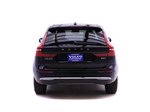Certified 2023 Volvo XC60 B5 Plus image 7