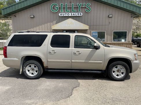 Used 2009 Chevrolet Suburban LT w/ Luxury Package AWD/4WD image 1