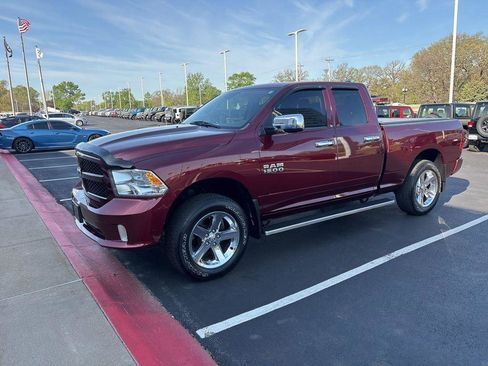 Used 2017 RAM 1500 Express w/ Express Value Package AWD/4WD image 2