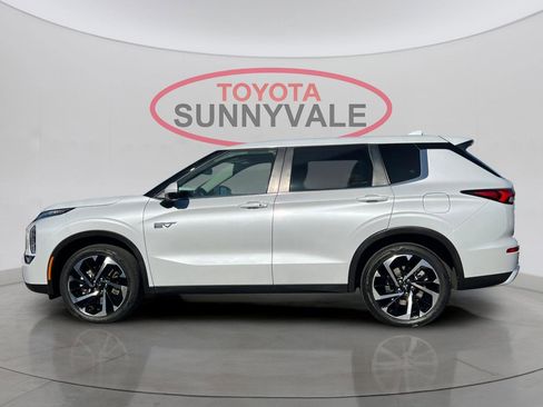 Used 2024 Mitsubishi Outlander SE image 6