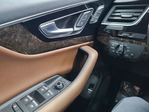 Used 2019 Audi Q7 3.0T Premium w/ Convenience Package image 29