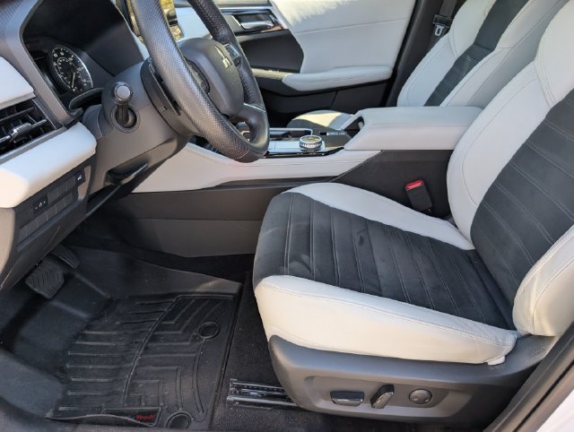Used 2025 Mitsubishi Outlander SE FWD image 15