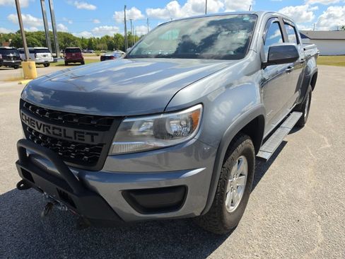 Used 2019 Chevrolet Colorado W/T w/ WT Convenience Package AWD/4WD image 2