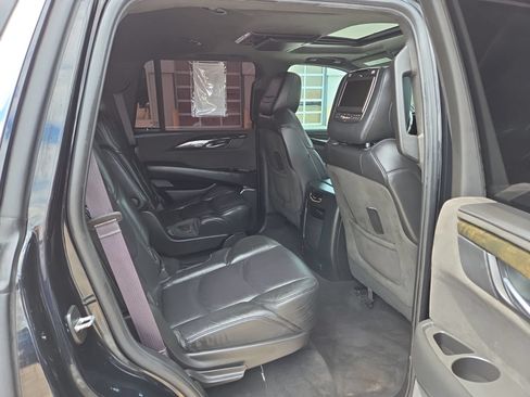 Used 2017 Cadillac Escalade Platinum AWD/4WD image 43