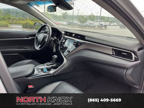 Used 2020 Toyota Camry SE FWD image 29