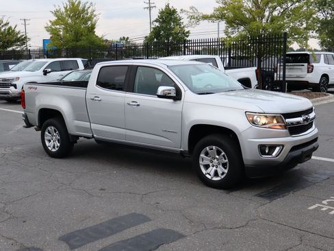 Used 2019 Chevrolet Colorado LT w/ Luxury Package, Chrome AWD/4WD image 14
