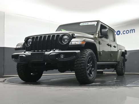 Used 2022 Jeep Gladiator Sport AWD/4WD image 7