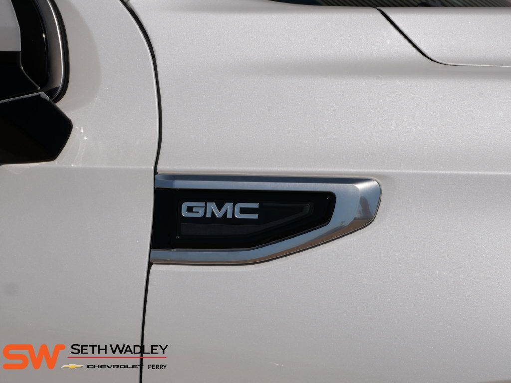 Used 2023 GMC Yukon XL Denali w/ Denali Reserve Package AWD/4WD image 9