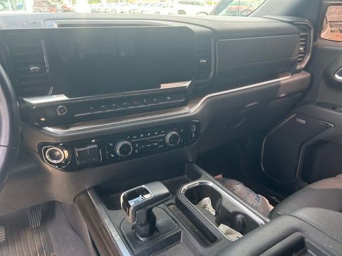 Used 2022 Chevrolet Silverado 1500 RST image 6