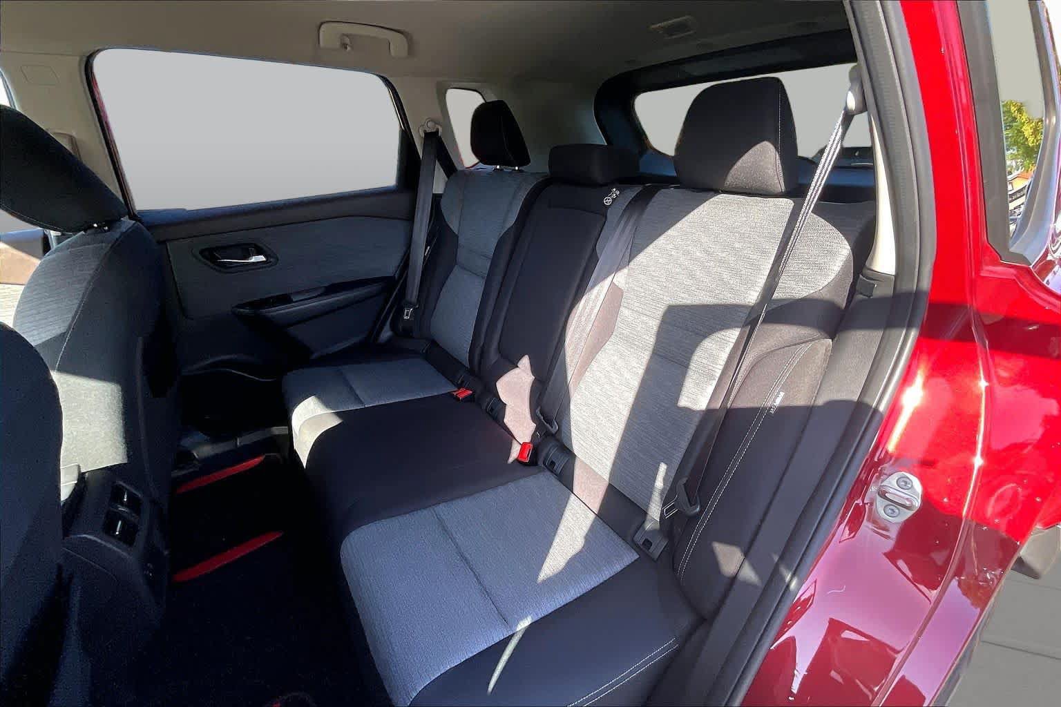 Used 2021 Nissan Rogue SV FWD image 20