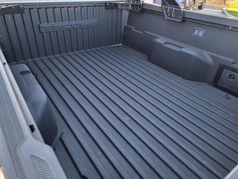 Used 2025 Toyota Tacoma 4x4 Double Cab Hybrid image 8