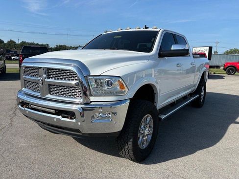 Used 2017 RAM 2500 Laramie AWD/4WD image 3