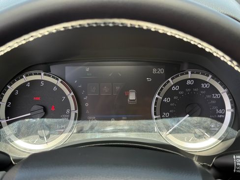 Used 2024 Toyota Highlander XLE FWD image 19