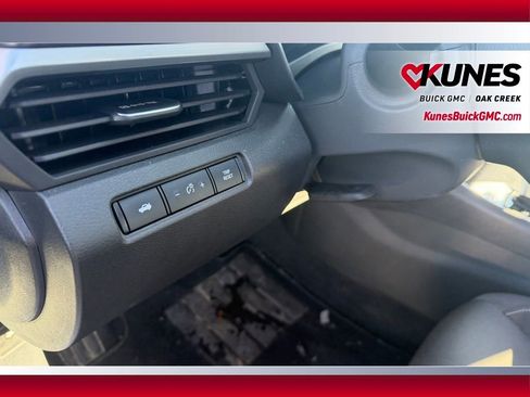 Used 2025 Nissan Altima 2.5 SV image 10