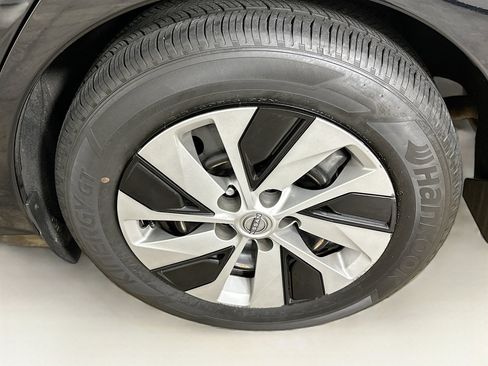 Used 2024 Nissan Altima 2.5 S image 11