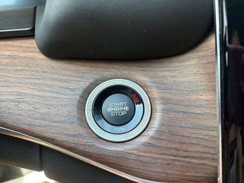 Used 2022 Jeep Grand Cherokee L Summit w/ Advanced Protech Group IV AWD/4WD image 30