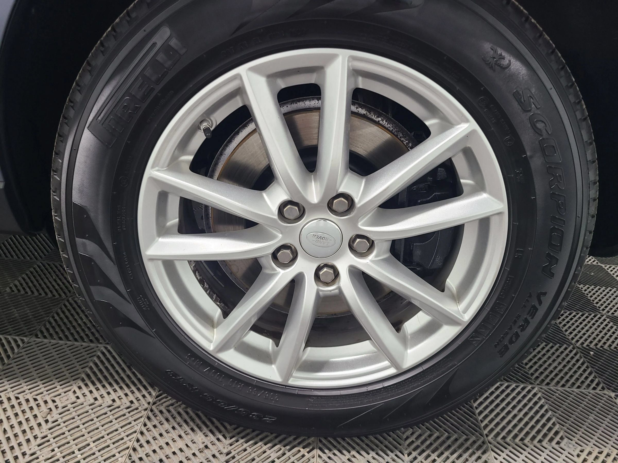 Used 2021 Land Rover Range Rover AWD/4WD image 17