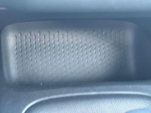 Certified 2025 Toyota Corolla LE image 18