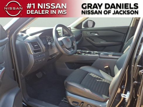 Certified 2025 Nissan Rogue SV AWD/4WD image 25