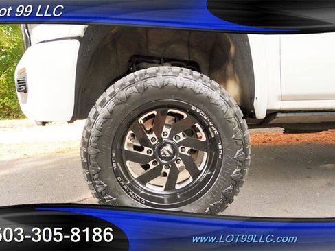 Used 2016 GMC Sierra 2500 Denali w/ Duramax Plus Package AWD/4WD image 30