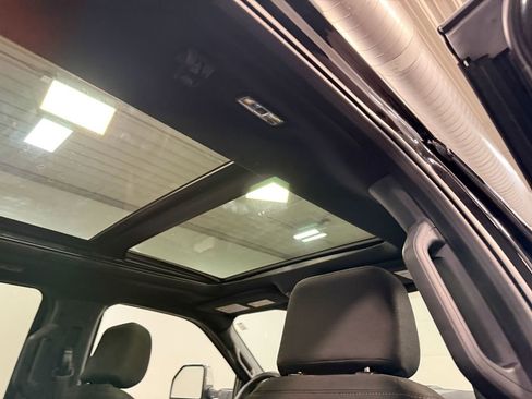 Used 2022 Ford F150 XLT w/ Equipment Group 302A High image 17