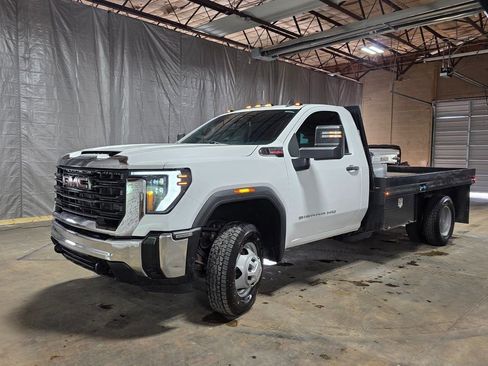 Used 2024 GMC Sierra 3500 Pro w/ Convenience Package AWD/4WD image 8
