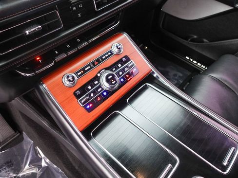 Used 2020 Lincoln Aviator Reserve w/ Equipment Group 201A image 23