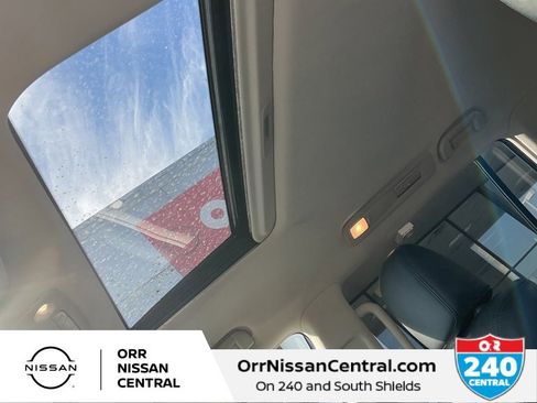 Used 2024 Nissan Armada SL w/ Captain's Chairs Package image 18