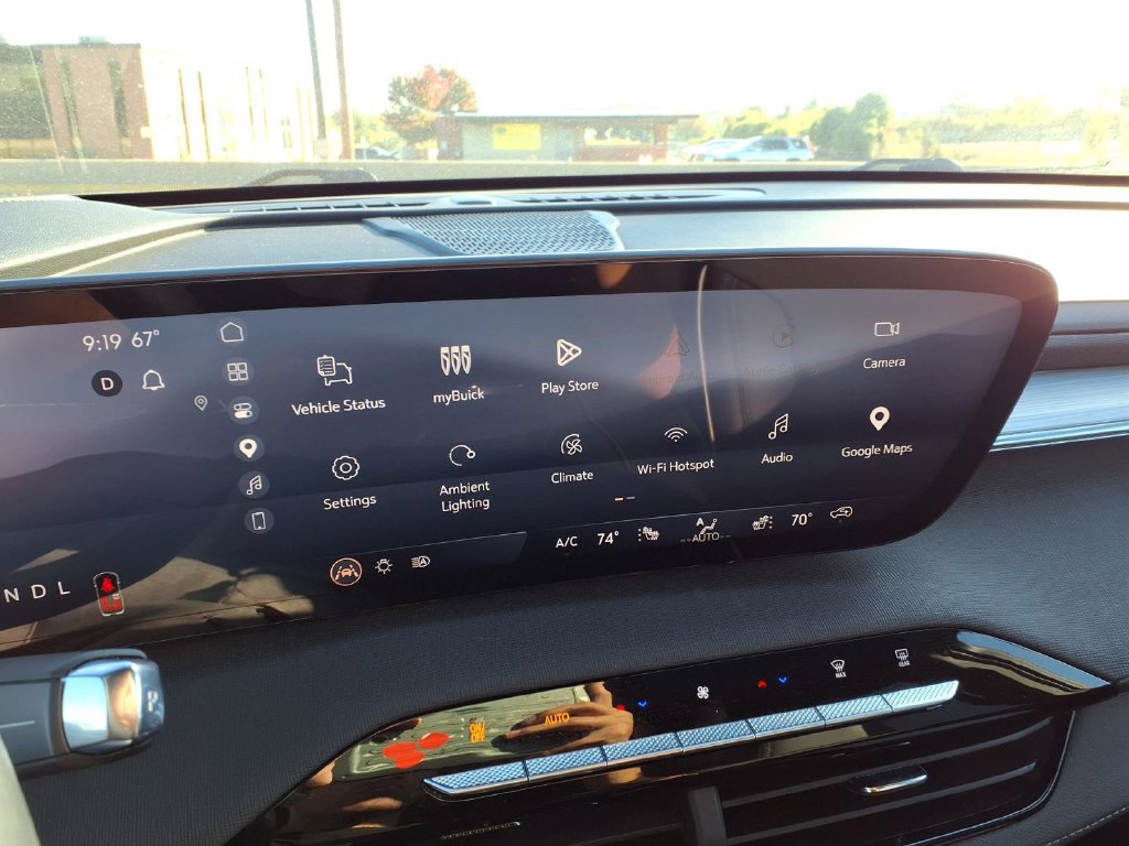 Used 2025 Buick Enclave Preferred FWD image 13