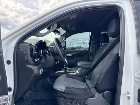 Used 2025 GMC Sierra 1500 Elevation w/ Preferred Package AWD/4WD image 11