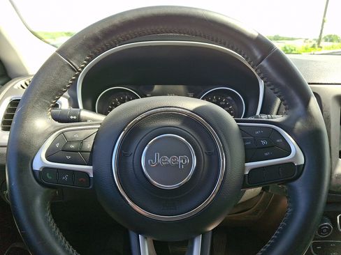 Used 2018 Jeep Compass Latitude w/ Popular Equipment Group AWD/4WD image 18