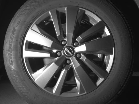 Used 2025 Nissan Pathfinder SV image 13