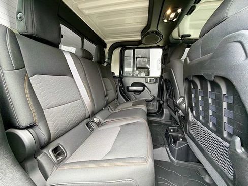 Used 2021 Jeep Gladiator Mojave w/ LED Lighting Group AWD/4WD image 31