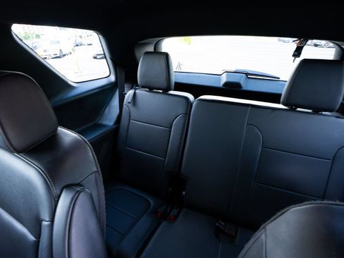 Used 2023 Chevrolet Traverse LT w/ LT Premium Package FWD image 46