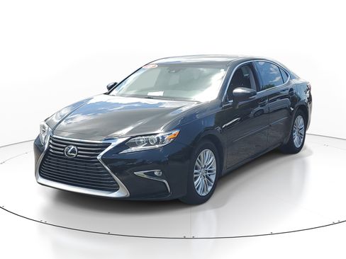 Used 2018 Lexus ES 350 w/ Accessory Package 2 FWD image 3