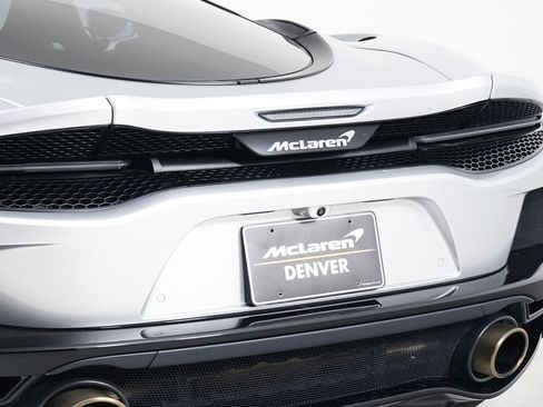 Used 2022 McLaren GT RWD image 19