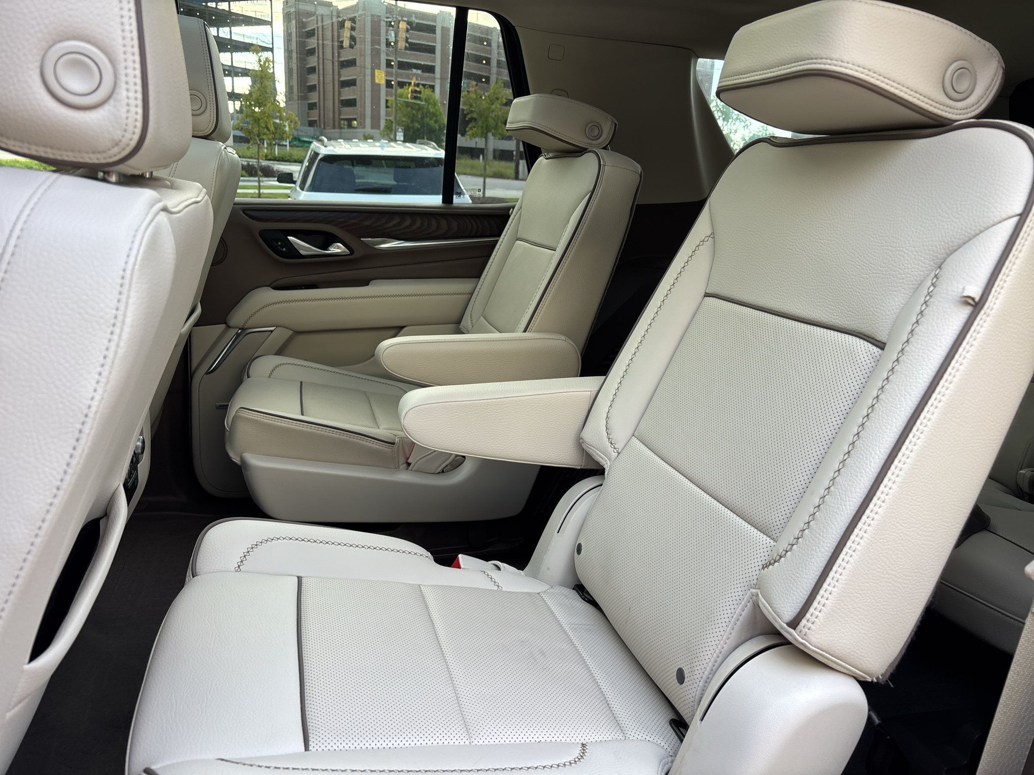 Used 2023 GMC Yukon Denali AWD/4WD image 13