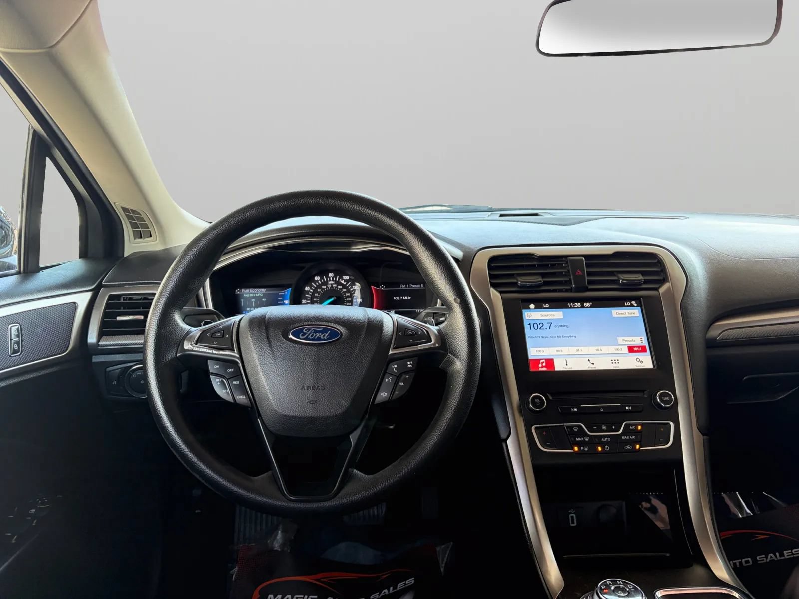 Used 2017 Ford Fusion SE w/ Fusion SE Technology Package FWD image 26
