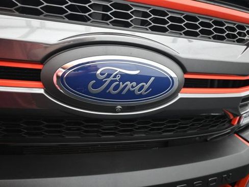 Used 2020 Ford F250 Lariat w/ Lariat Ultimate Package AWD/4WD image 46