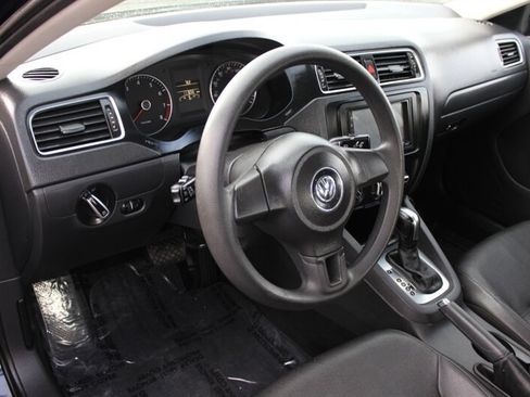 Used 2012 Volkswagen Jetta SE FWD image 9