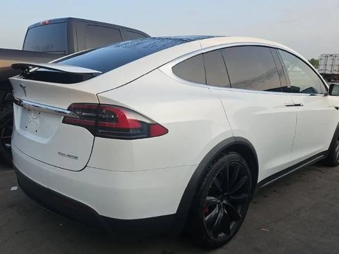 Used 2019 Tesla Model X Performance AWD/4WD image 2