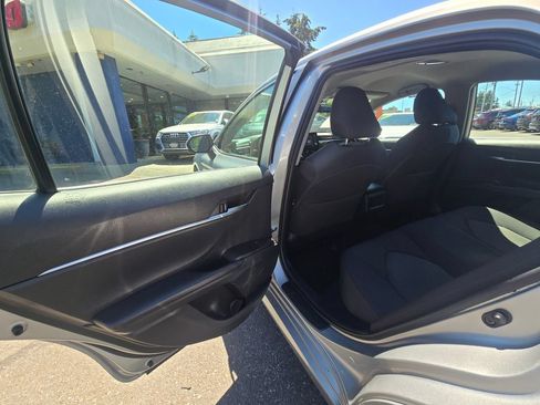 Used 2022 Toyota Camry LE AWD/4WD image 14