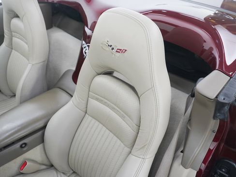 Used 2003 Chevrolet Corvette Convertible w/ Preferred Equipment Group1 image 25