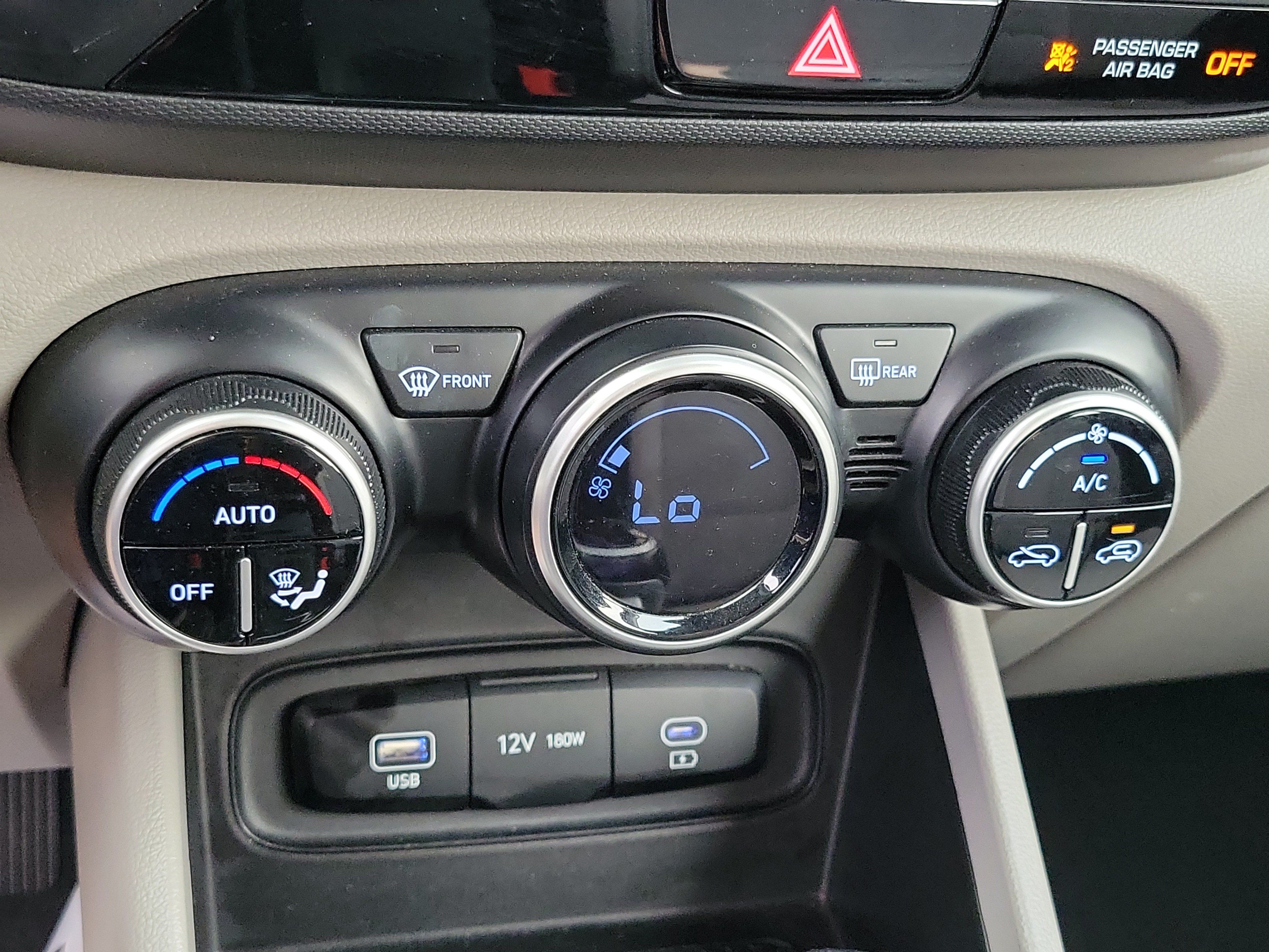 Certified 2024 Hyundai Venue SEL FWD image 17