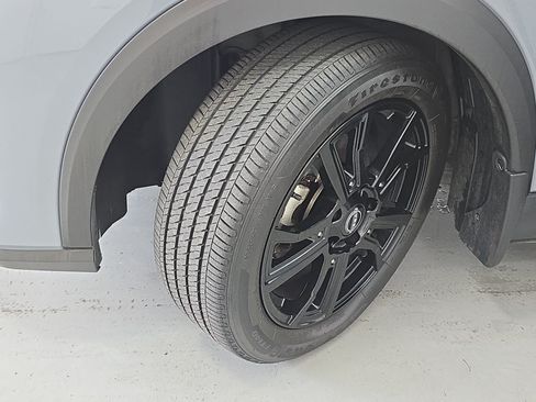 Certified 2023 Nissan Kicks SR FWD image 28